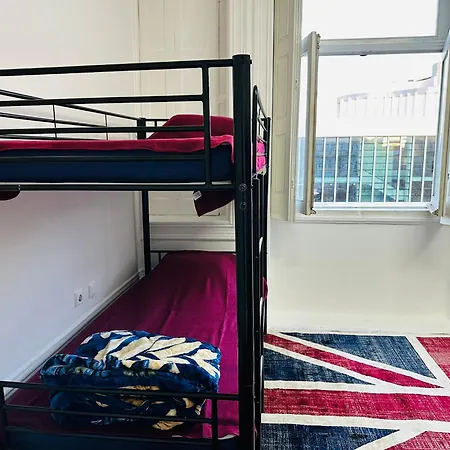 Hostel 007